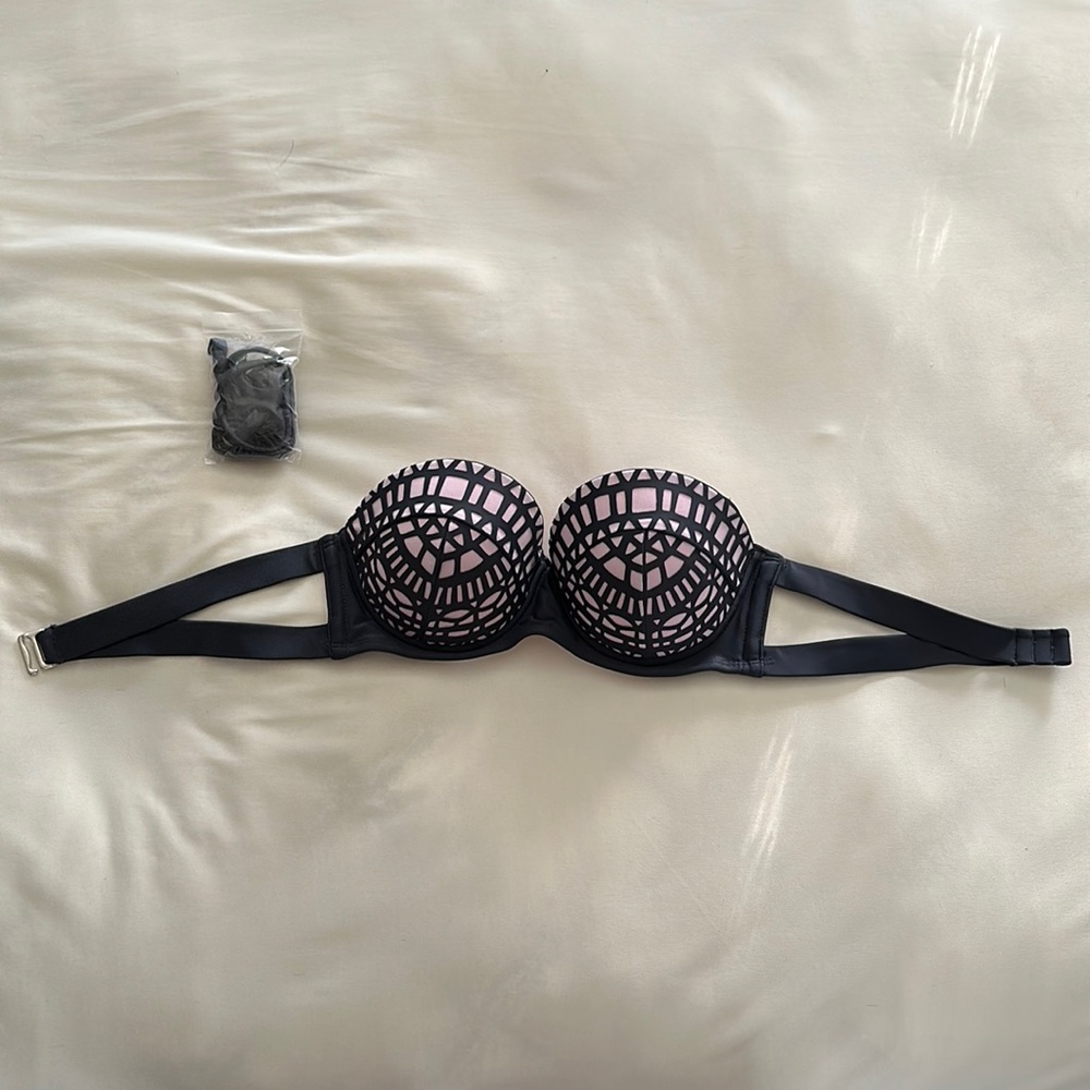 Bathing suit top…Strapless or add straps